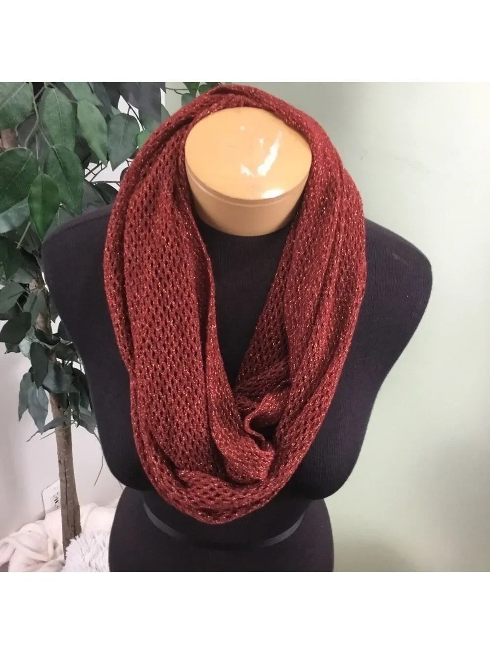 Steve Madden Rust open knit infinity scarf